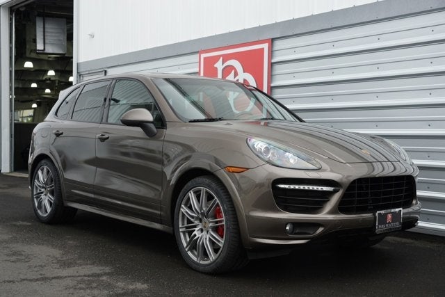 2013 Porsche Cayenne GTS
