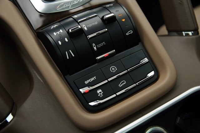 2013 Porsche Cayenne GTS