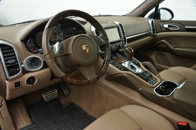 2013 Porsche Cayenne GTS