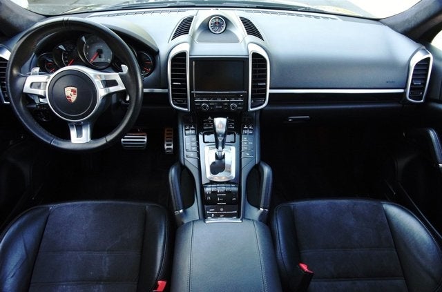 2013 Porsche Cayenne GTS