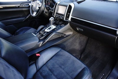 2013 Porsche Cayenne GTS