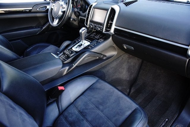 2013 Porsche Cayenne GTS