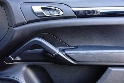 2013 Porsche Cayenne GTS