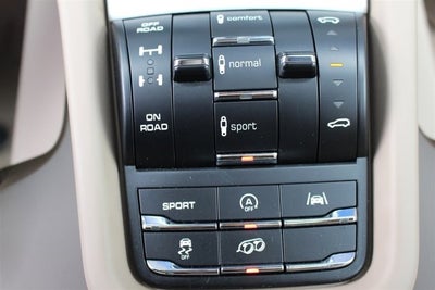 2014 Porsche Cayenne GTS