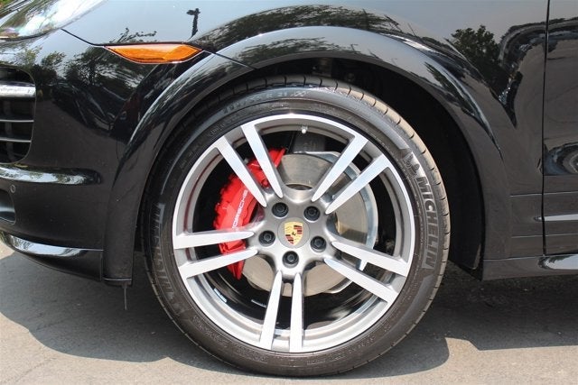 2014 Porsche Cayenne GTS