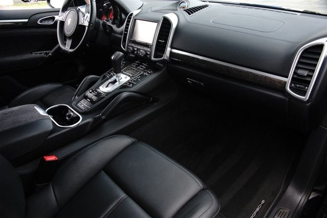 2014 Porsche Cayenne GTS