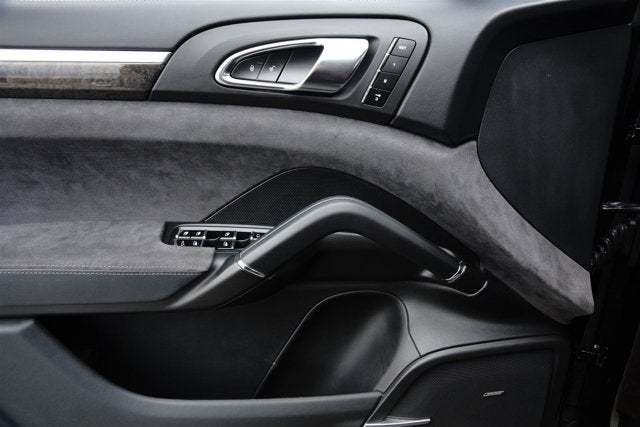 2014 Porsche Cayenne GTS