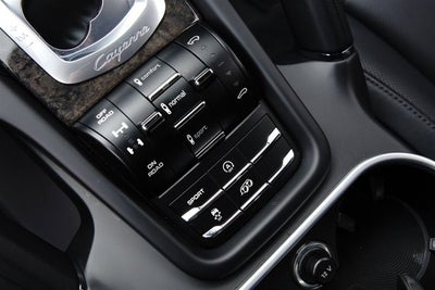 2014 Porsche Cayenne GTS