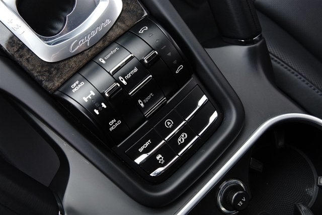 2014 Porsche Cayenne GTS