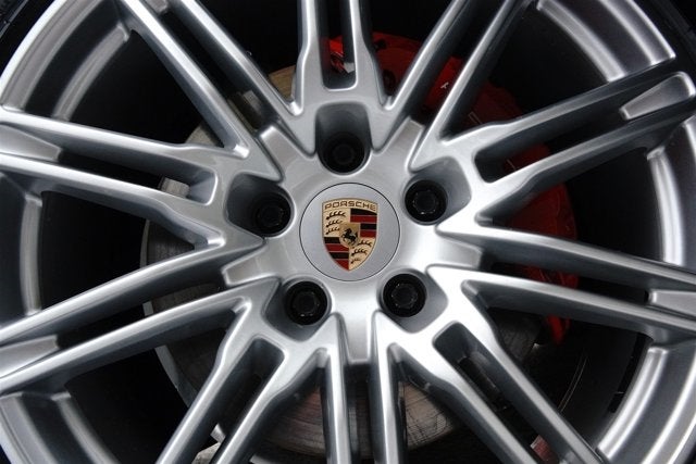 2014 Porsche Cayenne GTS