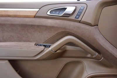 2013 Porsche Cayenne GTS