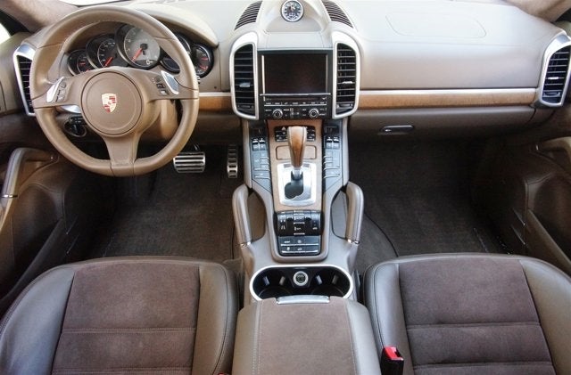 2013 Porsche Cayenne GTS
