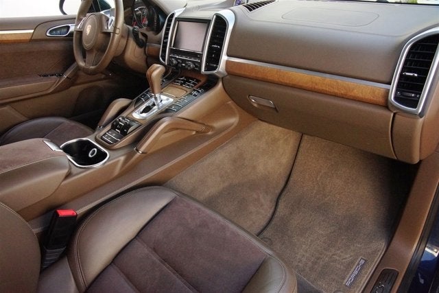 2013 Porsche Cayenne GTS