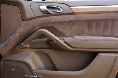 2013 Porsche Cayenne GTS