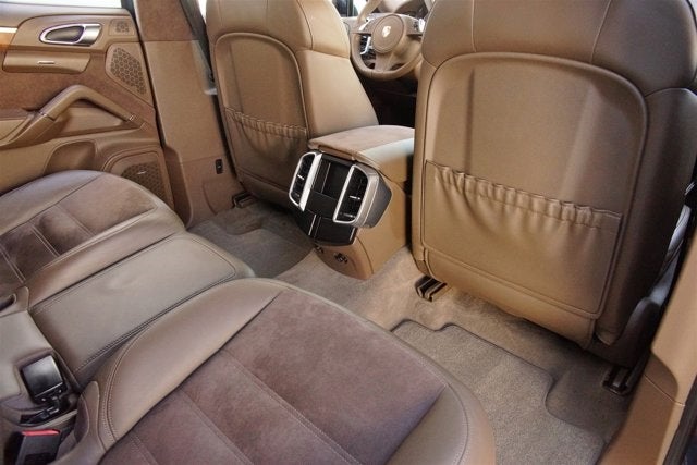 2013 Porsche Cayenne GTS