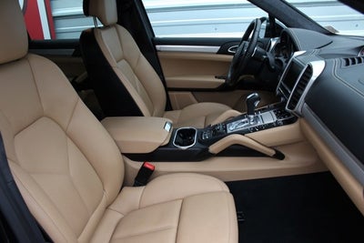 2014 Porsche Cayenne GTS