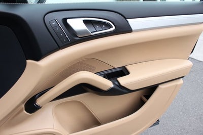 2014 Porsche Cayenne GTS