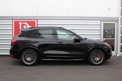 2014 Porsche Cayenne GTS