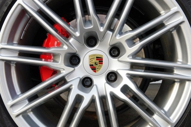 2014 Porsche Cayenne GTS