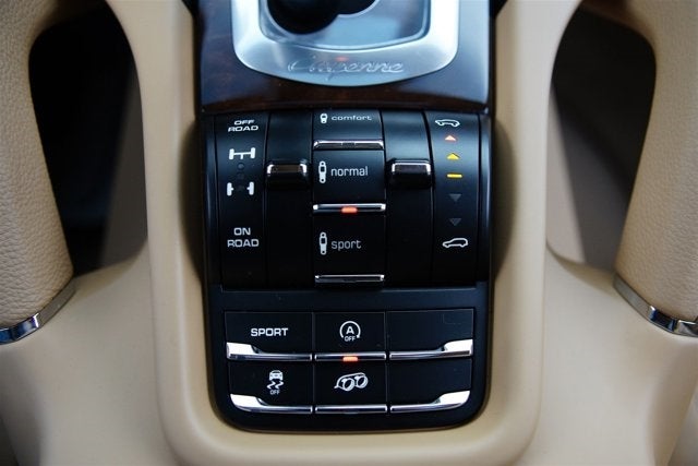 2014 Porsche Cayenne GTS