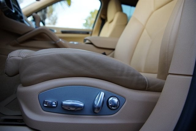 2014 Porsche Cayenne GTS