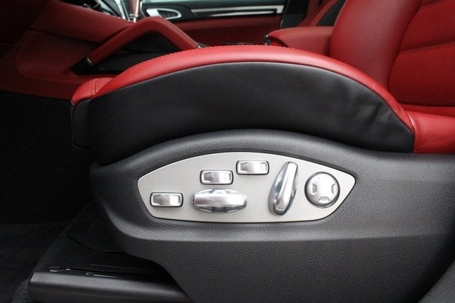 2016 Porsche Cayenne GTS