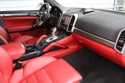 2016 Porsche Cayenne GTS