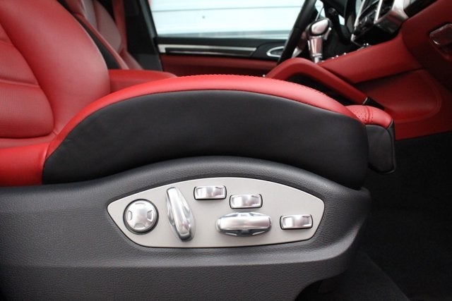 2016 Porsche Cayenne GTS