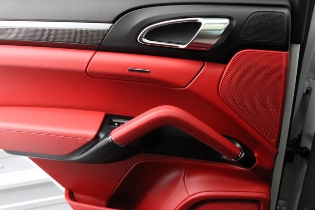 2016 Porsche Cayenne GTS