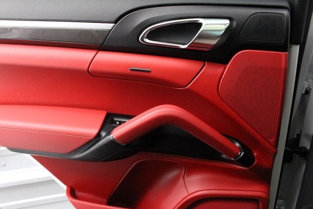 2016 Porsche Cayenne GTS