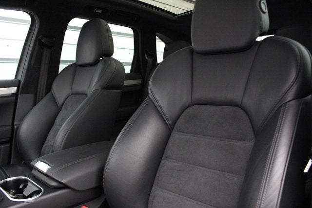 2014 Porsche Cayenne GTS