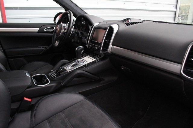 2014 Porsche Cayenne GTS