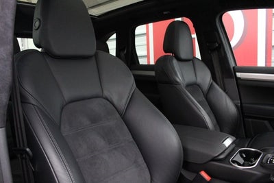 2014 Porsche Cayenne GTS