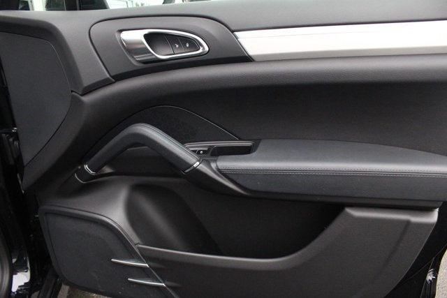 2014 Porsche Cayenne GTS