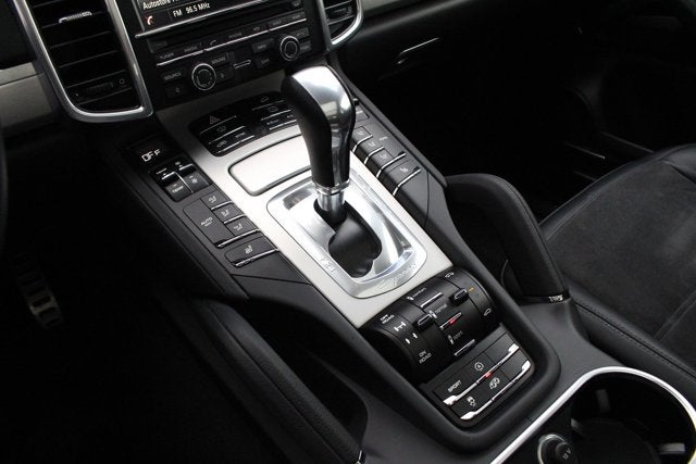 2014 Porsche Cayenne GTS