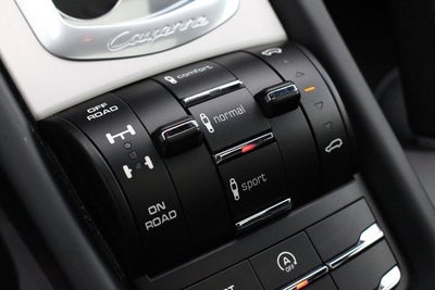 2014 Porsche Cayenne GTS