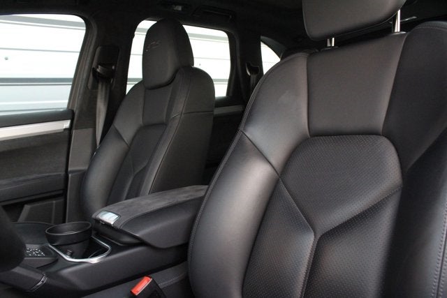 2016 Porsche Cayenne GTS