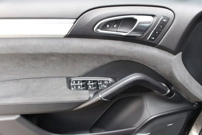 2016 Porsche Cayenne GTS
