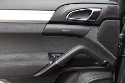 2016 Porsche Cayenne GTS