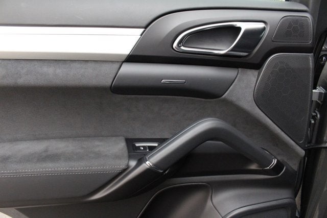 2016 Porsche Cayenne GTS