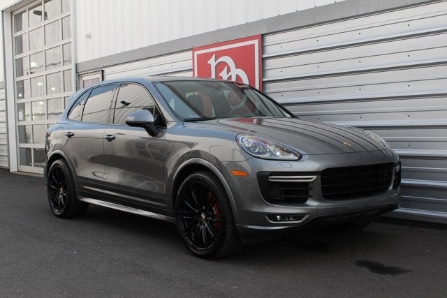 2016 Porsche Cayenne GTS