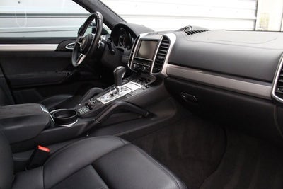 2016 Porsche Cayenne GTS