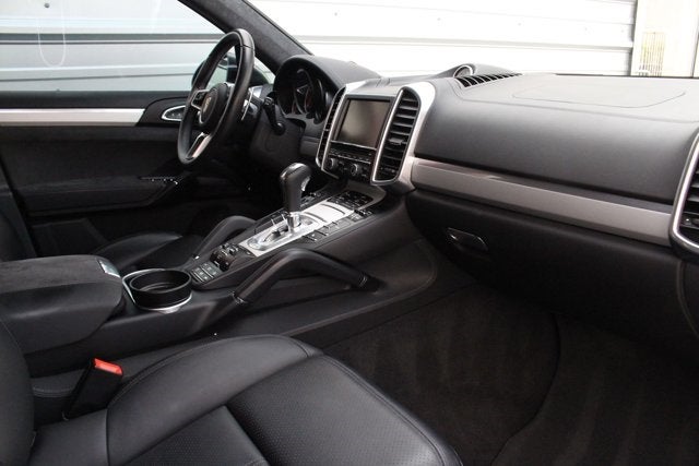 2016 Porsche Cayenne GTS