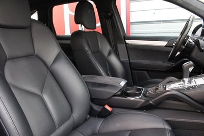 2016 Porsche Cayenne GTS