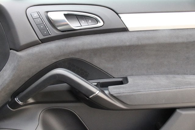 2016 Porsche Cayenne GTS
