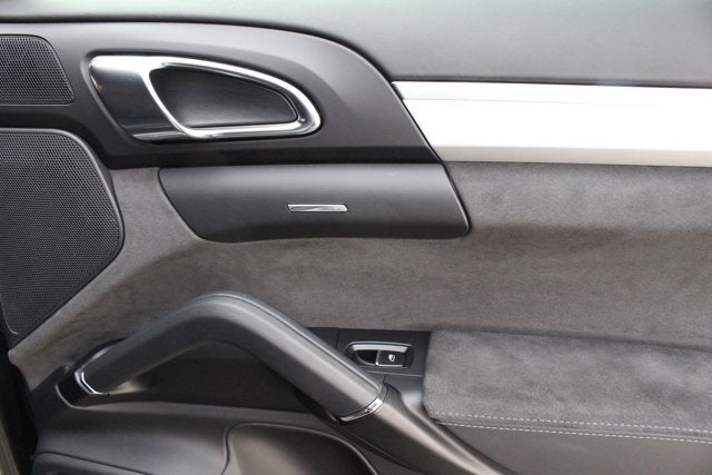 2016 Porsche Cayenne GTS