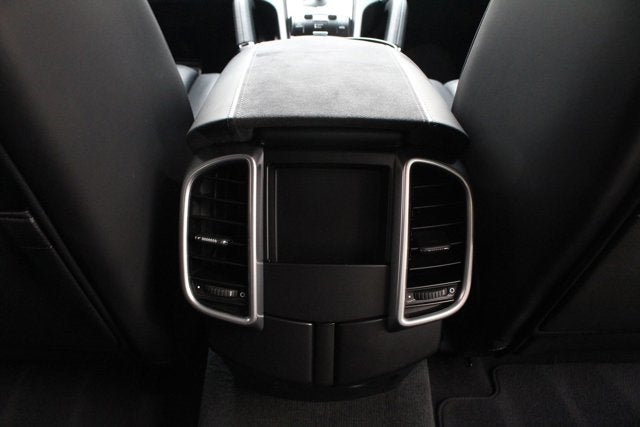 2016 Porsche Cayenne GTS