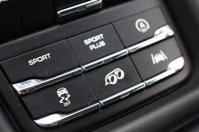 2016 Porsche Cayenne GTS