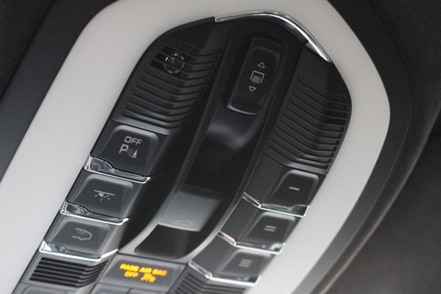 2016 Porsche Cayenne GTS