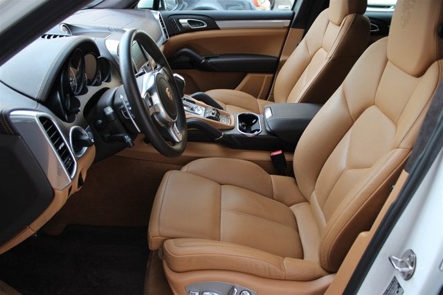2013 Porsche Cayenne GTS